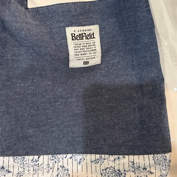 Bellfield Clothing Ivory Rain Jacket with Hood Size XS - Picture 5 of 6